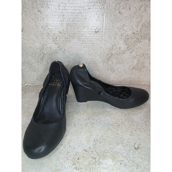 Vince Camuto Black Wedge Pumps Sz 7.5 Business Career Minamilist Preppy Shoes - Picture 1 of 8